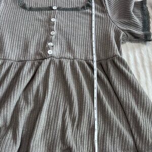 ROMWE Gray Ribbed Button-Up Top